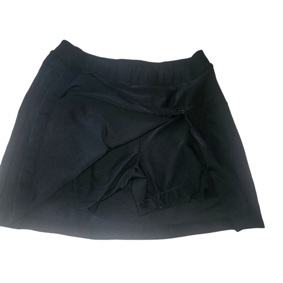 L.L. Bean Black Skort Zipper Front Side Pull On Skort M - Picture 2 of 4